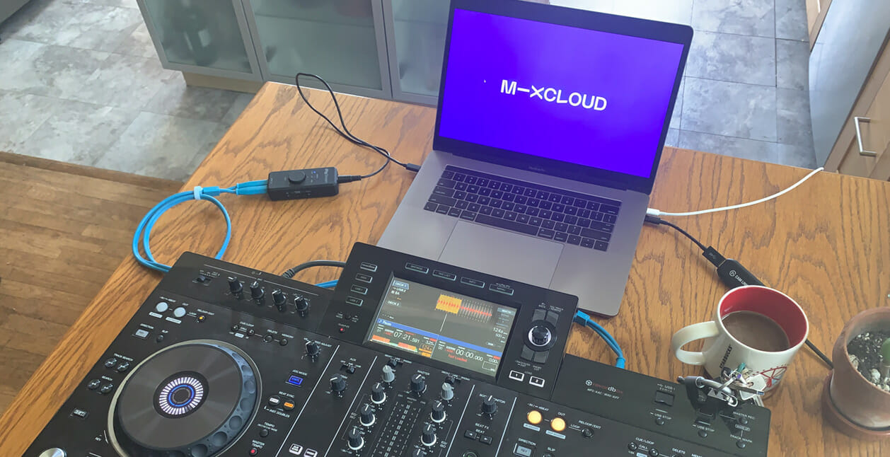 Mixcloud lanza una plataforma de transmisión de DJ en vivo con derechos de autor descubiertos