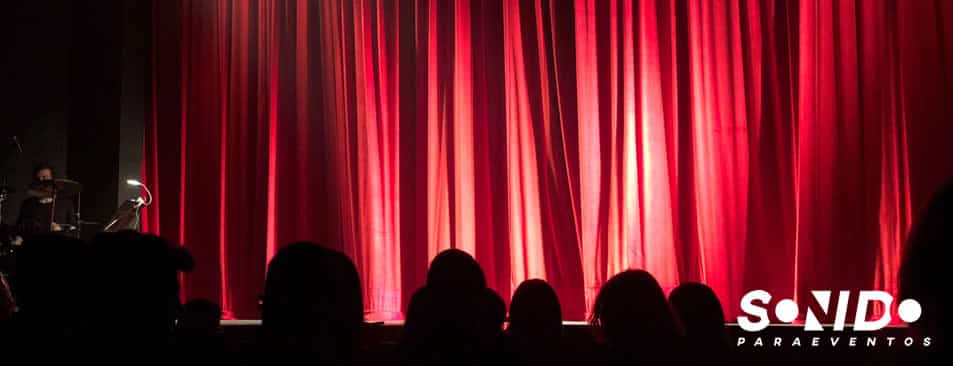 10 preguntas para hacer antes de firmar un contrato de arrendamiento de teatro