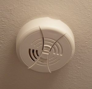 Mantenga sus alarmas contra incendios bajo control
